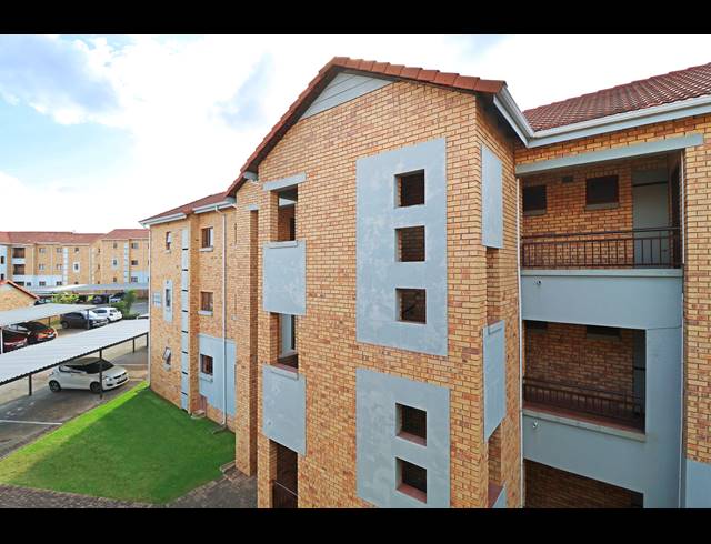 2 BEDROOM APARTMENT FOR SALE IN RANDPARK RIDGE